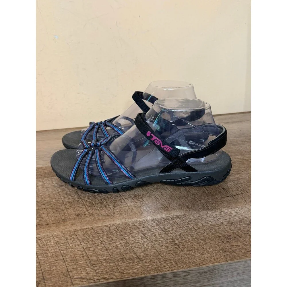 Teva Kayenta strappy sandals women’s size 9 shoes